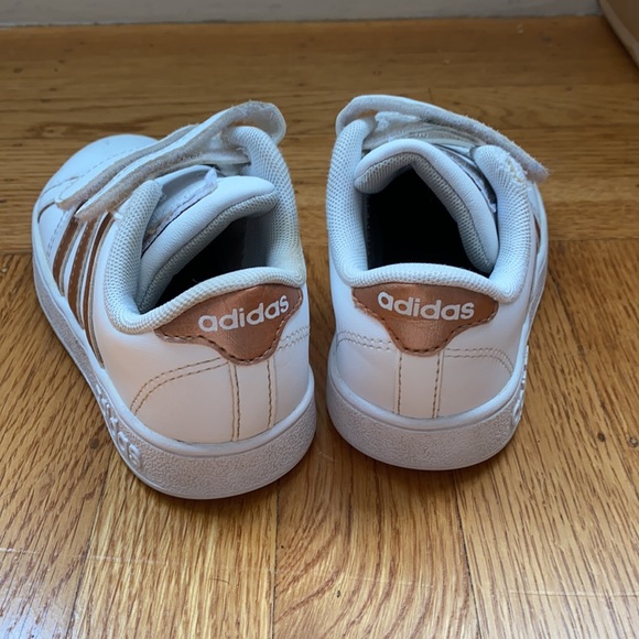 White and Gold Toddler Adidas Sneakers - Picture 4 of 7